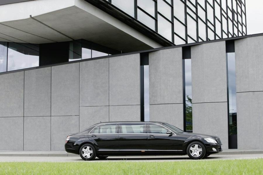  Mercedes-Benz S600 Guard Pullman Limousine 2007 года  (фото 7 из 22)